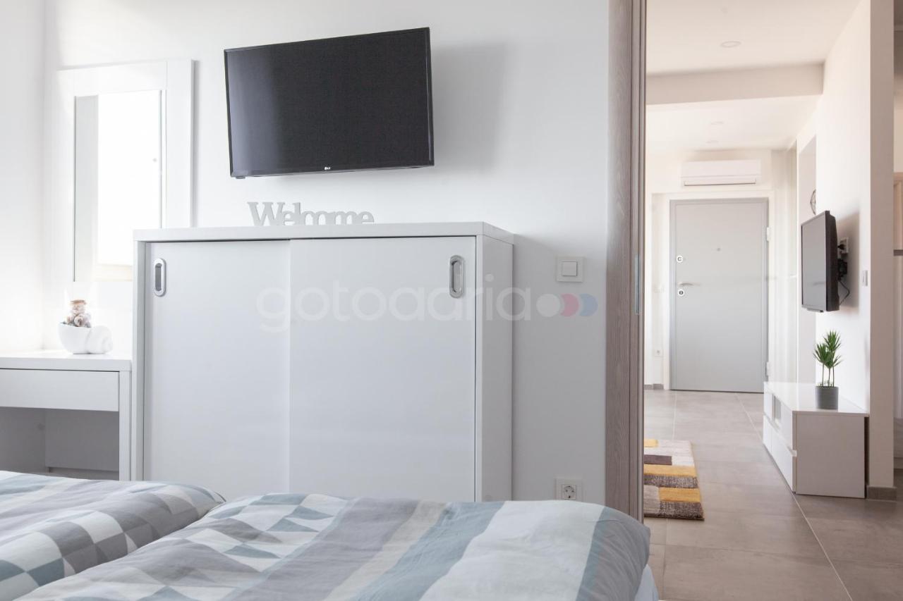 Luxury Apartment Sofia -Free Beach Parking Makarska Exterior photo