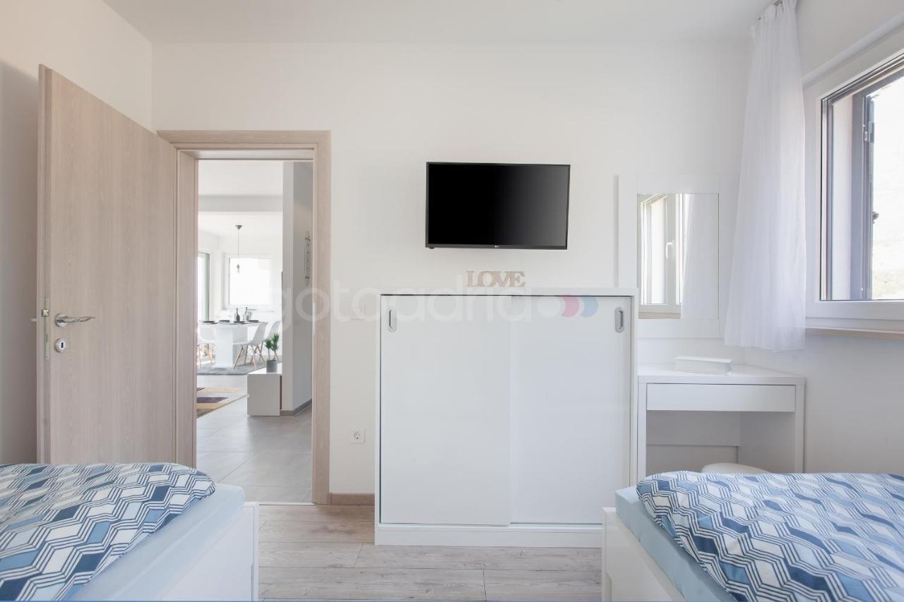 Luxury Apartment Sofia -Free Beach Parking Makarska Exterior photo